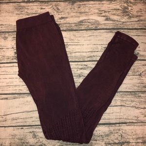 Burgundy legging